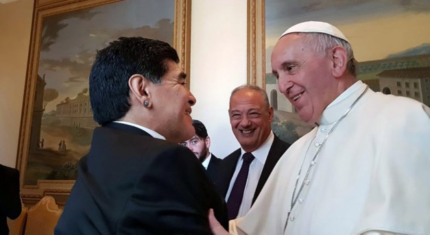 Ferenc pápa imába foglalta Maradona nevét